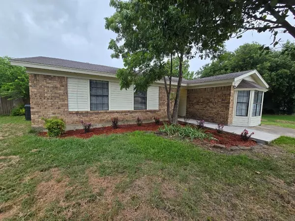 Burleson, TX 76028,504 White Oak Lane