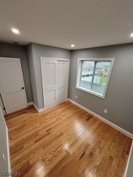 Hawthorne Boro, NJ 07506,79 Van Winkle Ave