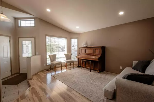 Grande Prairie, AB T8W 2T1,81 Pinnacle Crescent