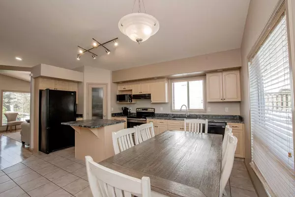 Grande Prairie, AB T8W 2T1,81 Pinnacle Crescent