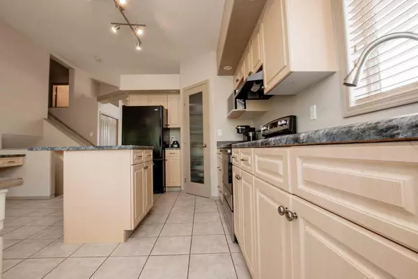 Grande Prairie, AB T8W 2T1,81 Pinnacle Crescent