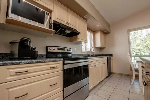 Grande Prairie, AB T8W 2T1,81 Pinnacle Crescent