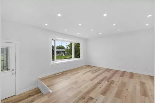 Calgary, AB T2A 2X8,5015 Marian RD Northeast