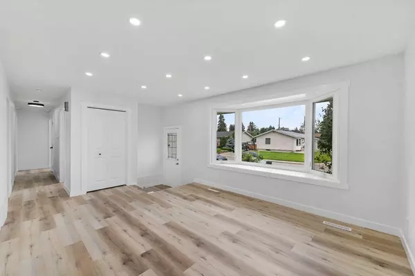 Calgary, AB T2A 2X8,5015 Marian RD Northeast