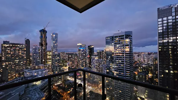 Toronto C01, ON M5S 2A2,955 Bay ST #Uph07