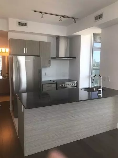 1486 Bathurst ST #1103, Toronto C03, ON M5P 3G9