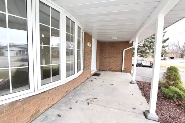 Whitby, ON L1N 2A8,929 Crocus CRES #Main