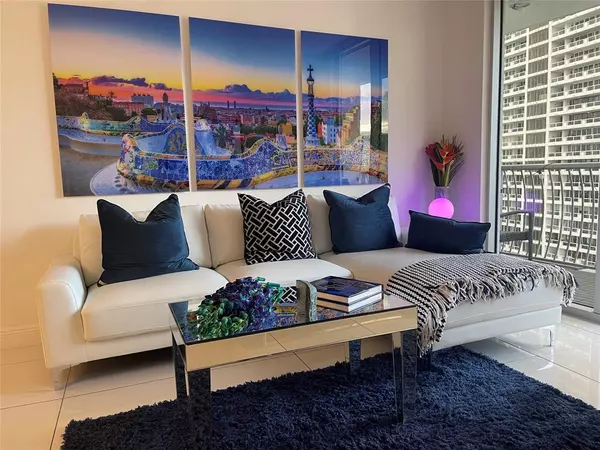 1750 N Bayshore Dr #2106, Miami, FL 33132