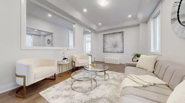 Richmond Hill, ON L4E 2Y5,6 Speciosa ST