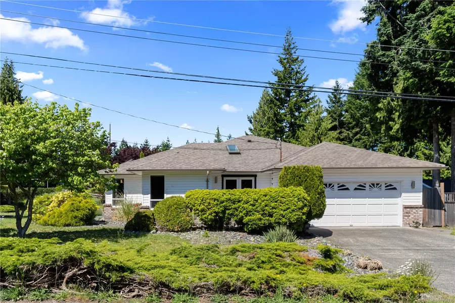 667 Tamarack Dr, Qualicum Beach, BC V9K 1A8