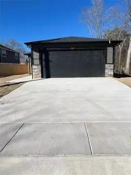 410 S 2nd Street, Bonham, TX 75418