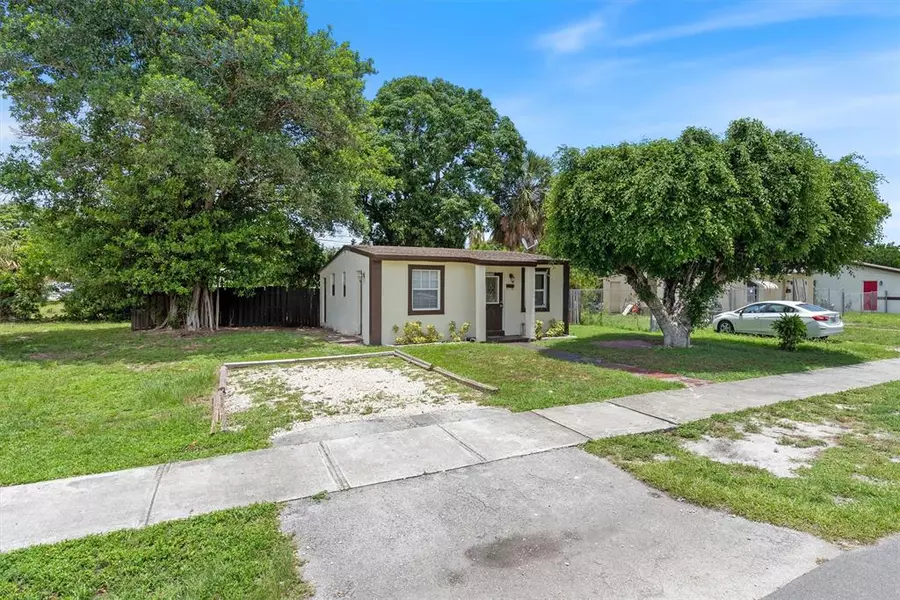 1558 NW 3rd Way, Pompano Beach, FL 33060