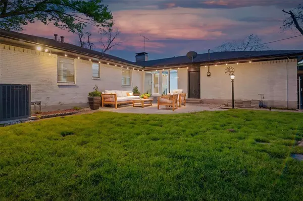 Dallas, TX 75228,8815 Bretshire Drive
