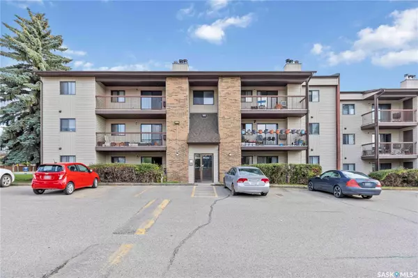335 Kingsmere BOULEVARD #101, Saskatoon, SK S7J 4J6