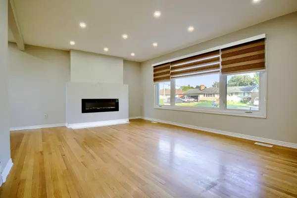 South Of Baseline To Knoxdale, ON K2G 1B2,31 Pritchard DR #A