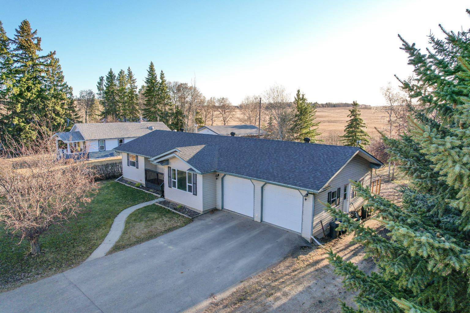 4928 52 ST, Clive, AB T0C 0Y0