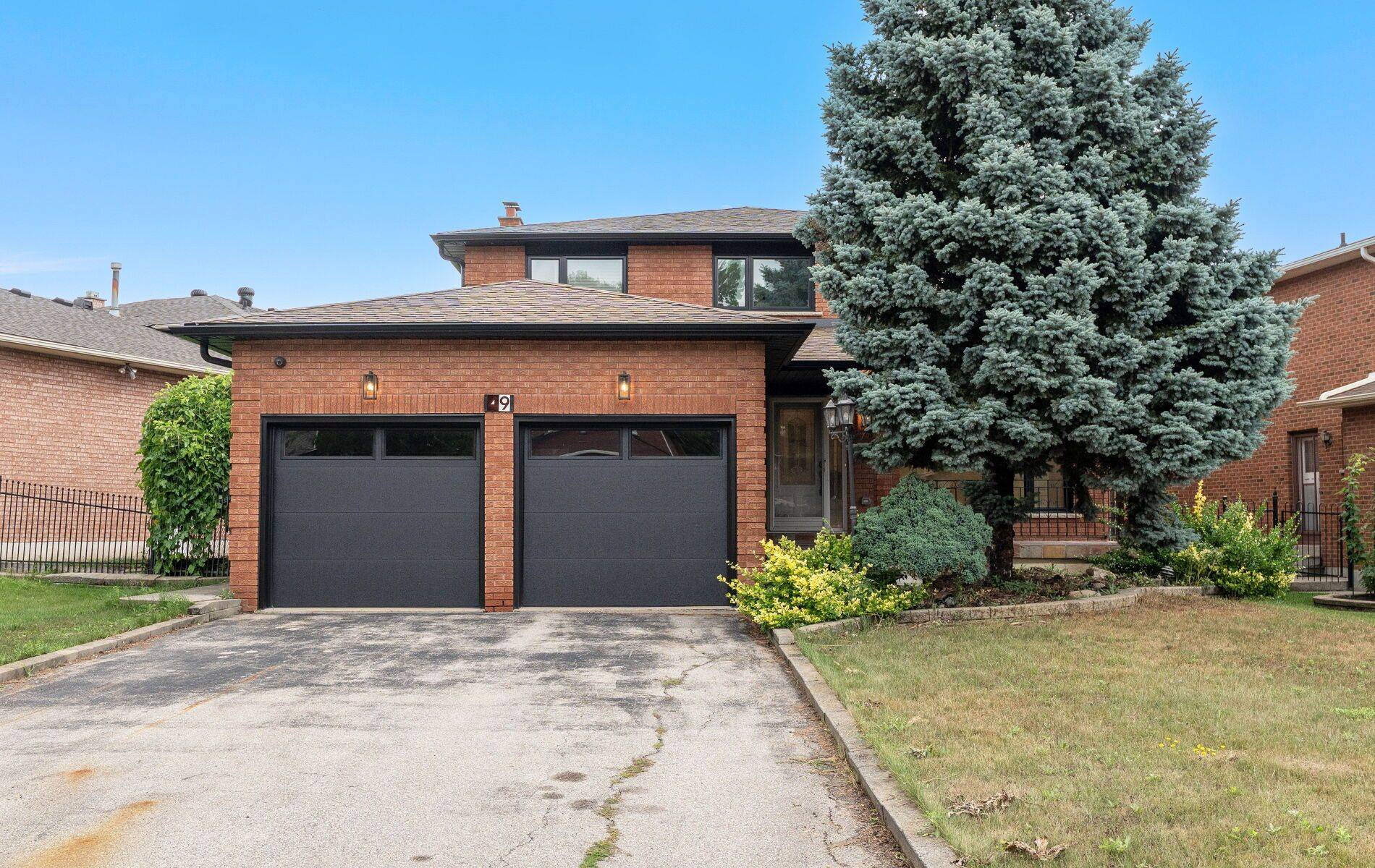 49 Thistle Ridge DR, Vaughan, ON L4L 3K3