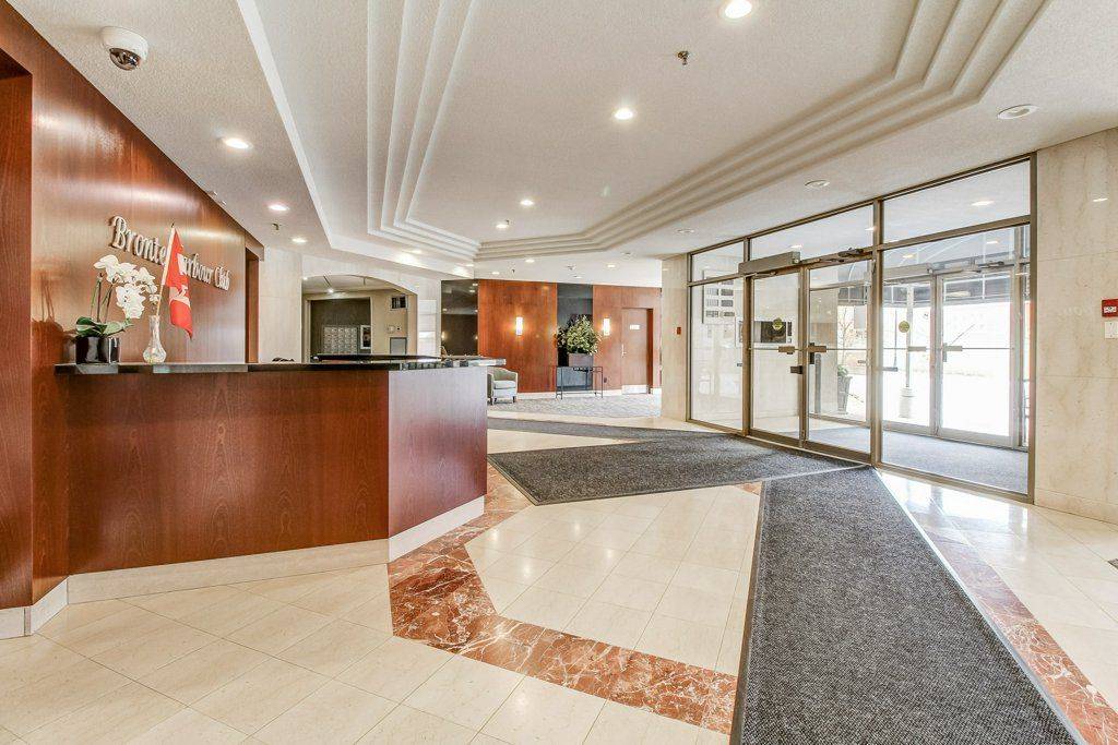 Oakville, ON L6L 6L9,2511 Lakeshore RD W #415