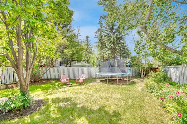 Calgary, AB T2X1T3,296 Midpark GDNS SE