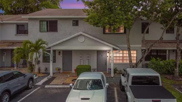 Pembroke Pines, FL 33026,10324 NW 3rd St #4