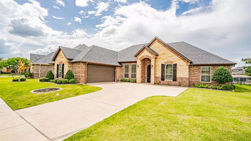 1207 Huntington Cove Court, Granbury, TX 76048