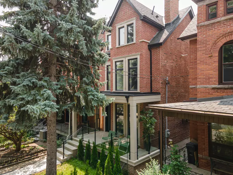 82 Major ST, Toronto C01, ON M5S 2L1