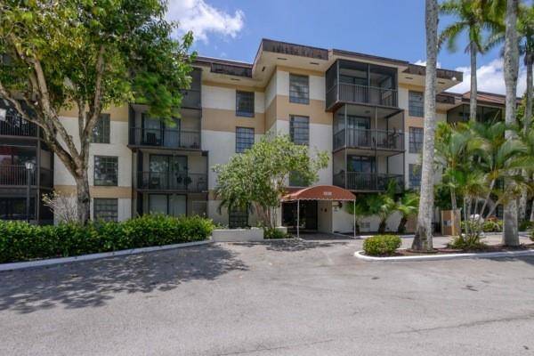 5530 NW 44th St #418C, Lauderhill, FL 33319