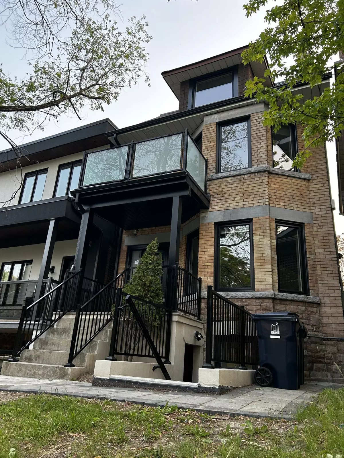 Toronto W02, ON M6H 3L4,1502 Dufferin ST