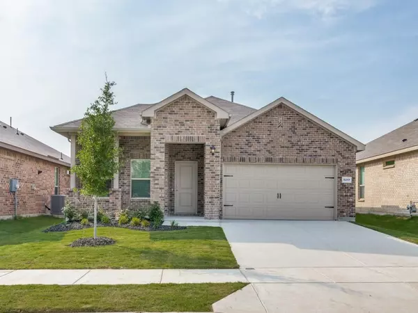 5217 Blue Night Drive, Fort Worth, TX 76179