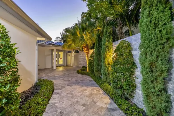 Lauderdale By The Sea, FL 33308,288 S Tradewinds Ave