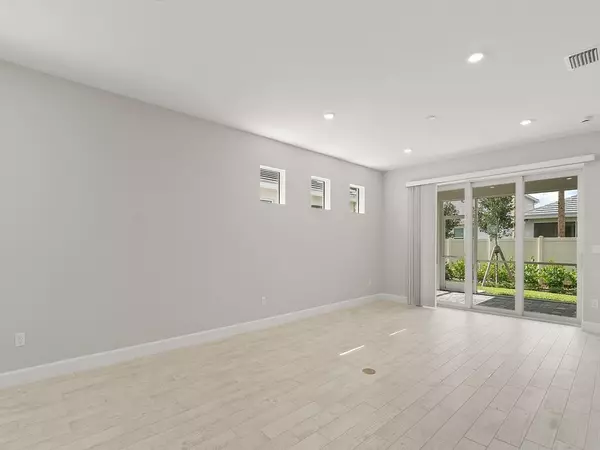 Vero Beach, FL 32967,4501 nautilus cir