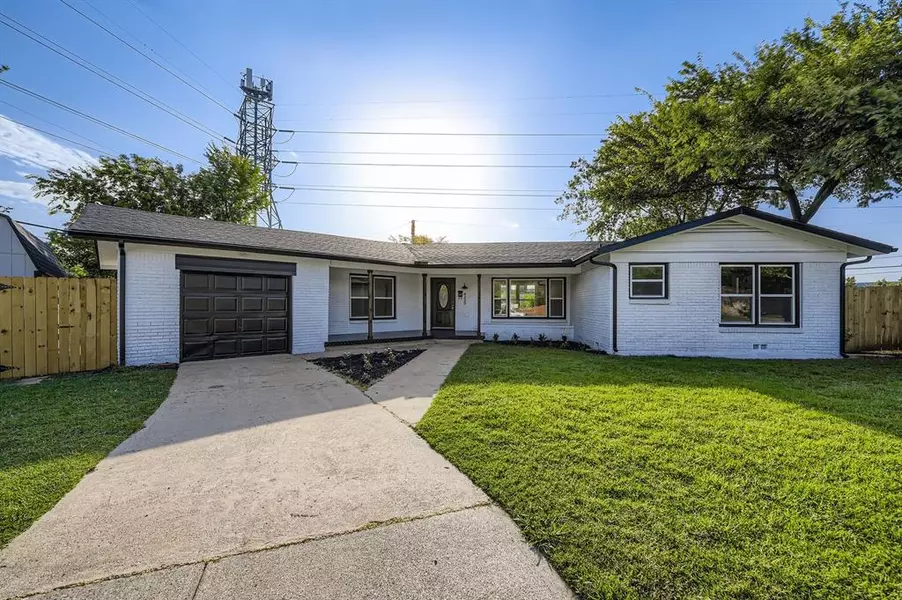 4220 Ken Michael Court, North Richland Hills, TX 76180