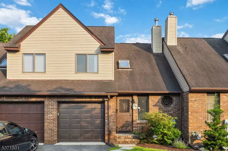 8 Tudor Dr, Pompton Lakes Boro, NJ 07442