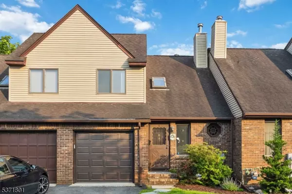 8 Tudor Dr, Pompton Lakes Boro, NJ 07442