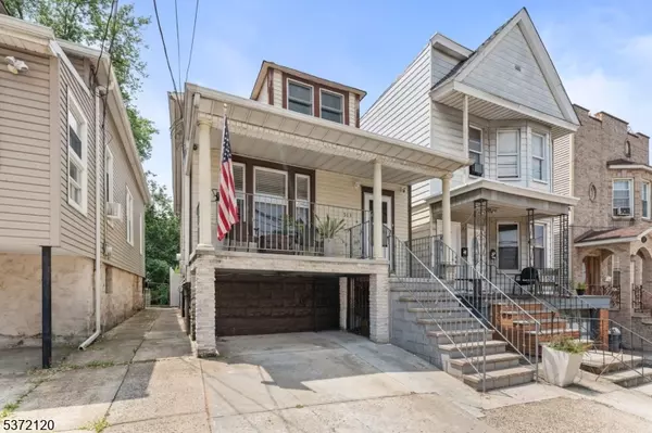 303 Armstrong Ave, Jersey City, NJ 07305