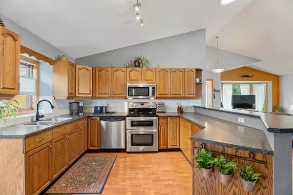 Okotoks, AB T1S 1H3,109 Downey PL