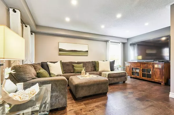 Whitby, ON L1P 1N2,5 Blacksmith LN