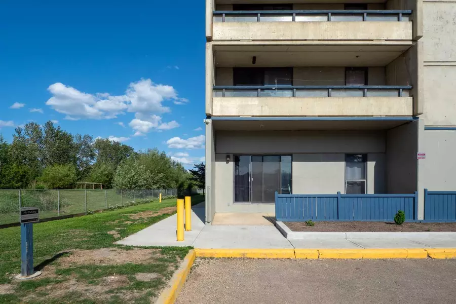 13221 MacDonald DR #108, Fort Mcmurray, AB T9H 4H2