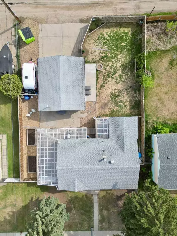 Peace River, AB T8S 1G3,9527 85 AVE