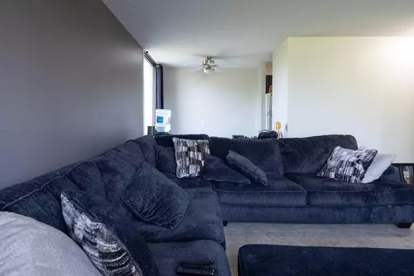 Fort Mcmurray, AB T9H 4H2,13221 MacDonald DR #108