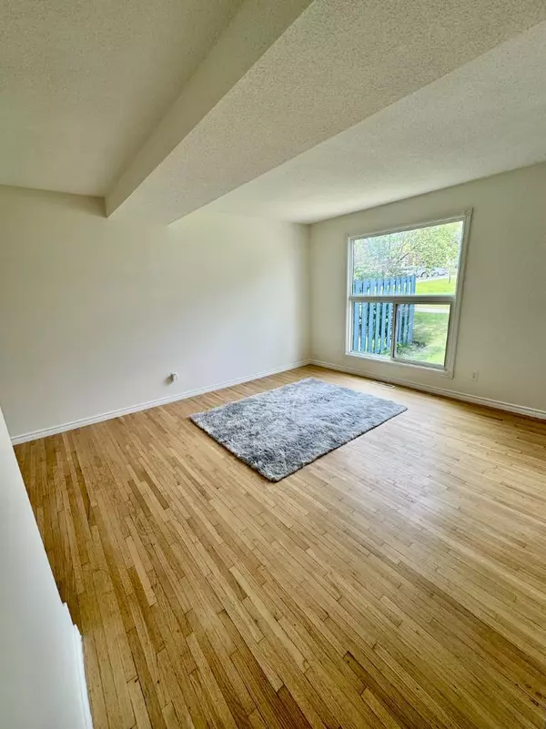 Calgary, AB T2K 1B8,6440 4 ST Northwest #17