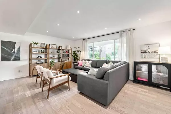 Calgary, AB T2W 1N5,976 Canaveral CRES SW