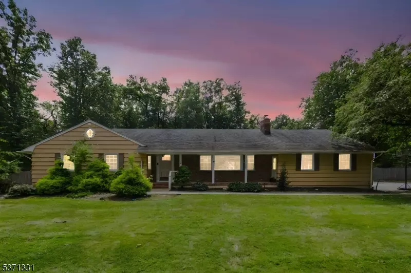 Scotch Plains Twp., NJ 07076,8 Aberdeen Rd