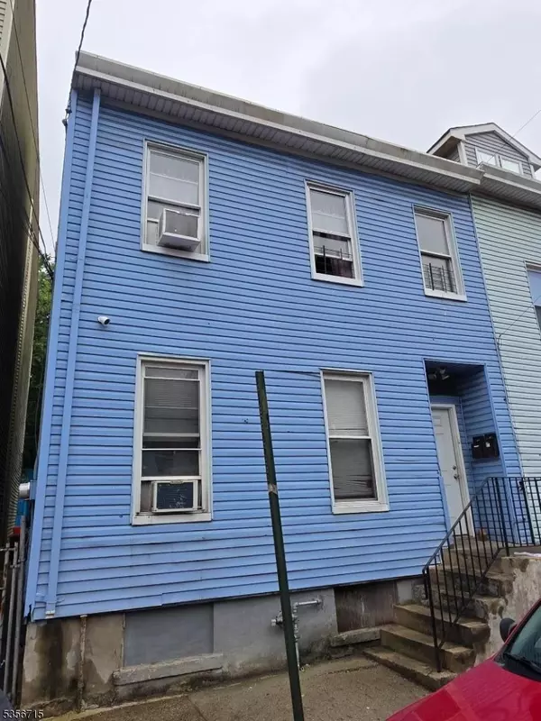 142 Spring St, Paterson City, NJ 07501