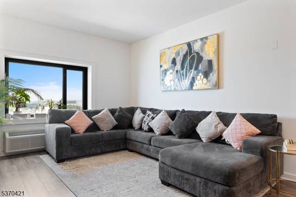 1 Carriage City Plz #1109, Rahway City, NJ 07065