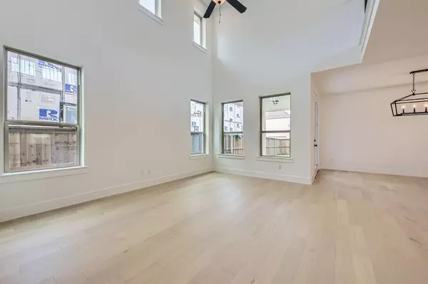 Fort Worth, TX 76126,6036 Silverstein Street