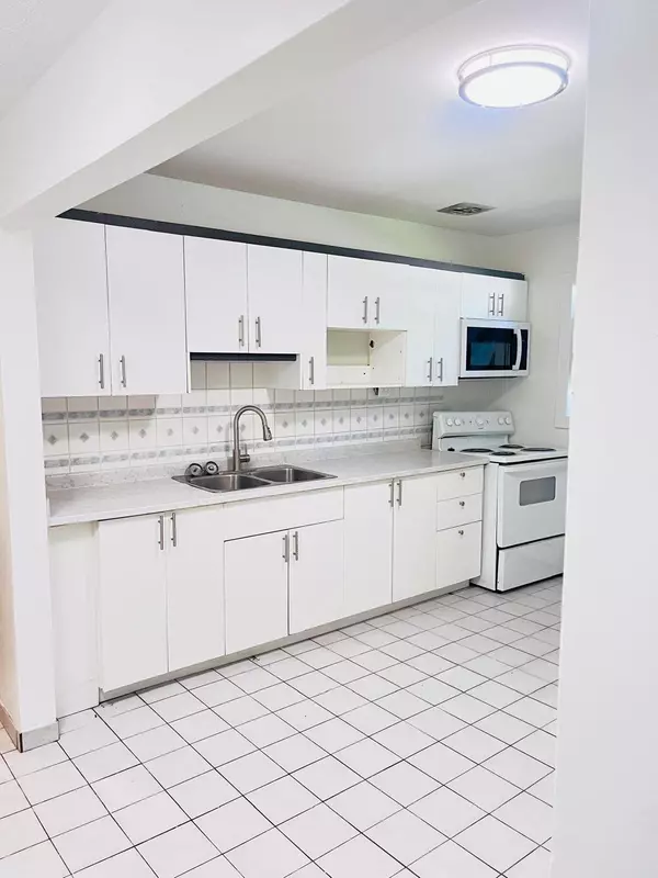 121 Walnut AVE S #Unit #2, Sarnia, ON N7T 3V5