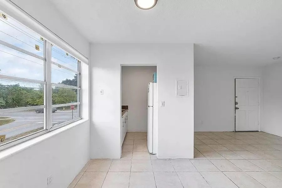 14950 N Miami Ave #3, Miami, FL 33168