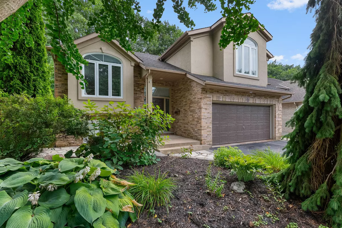 Niagara Falls, ON L2H 3J2,7498 GREENDALE ST