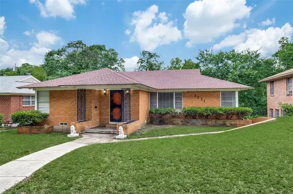 1231 Arizona Avenue, Dallas, TX 75216